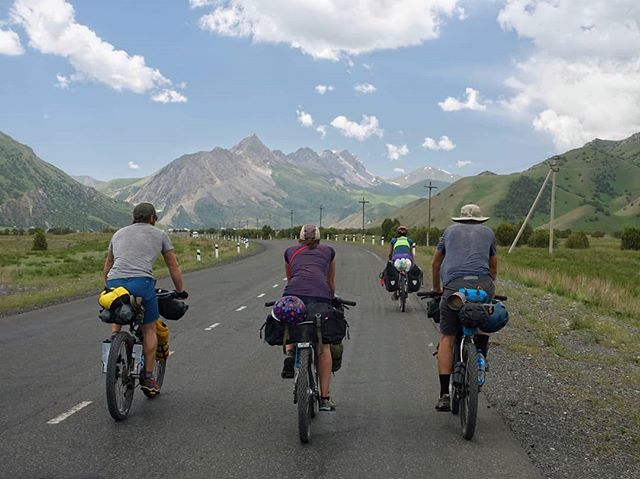 Great roads, great views, great company. 👌 After nine relaxing days in Osh, it's nice to be back on the bikes and heading up into the mountains.