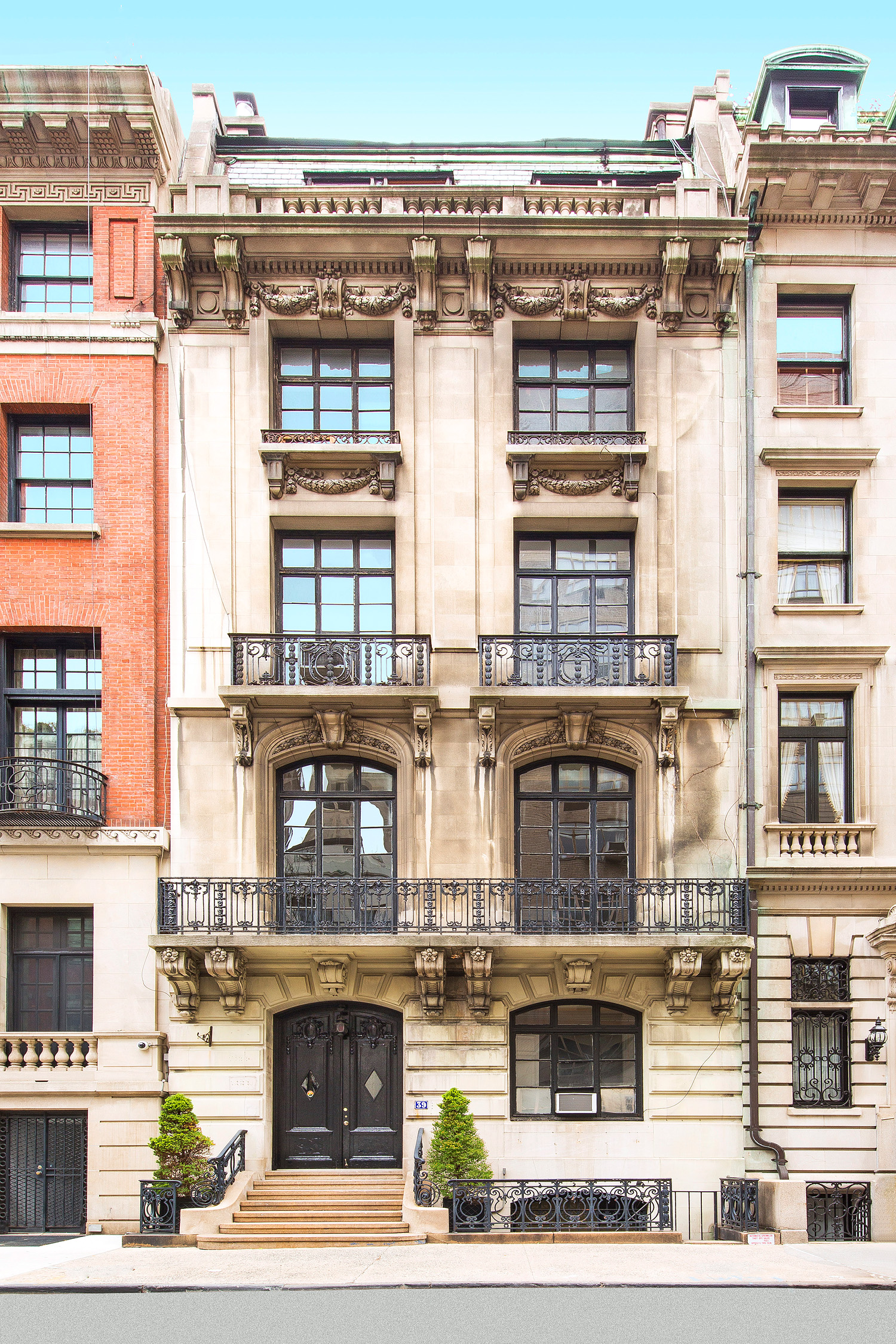 160425_ST_39E67th_TH_facade1.jpg