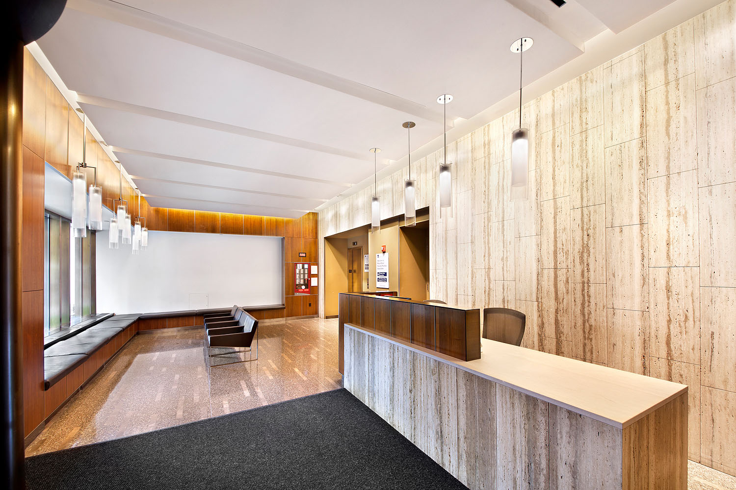 4E102ndStreet_Medical_lobby.jpg