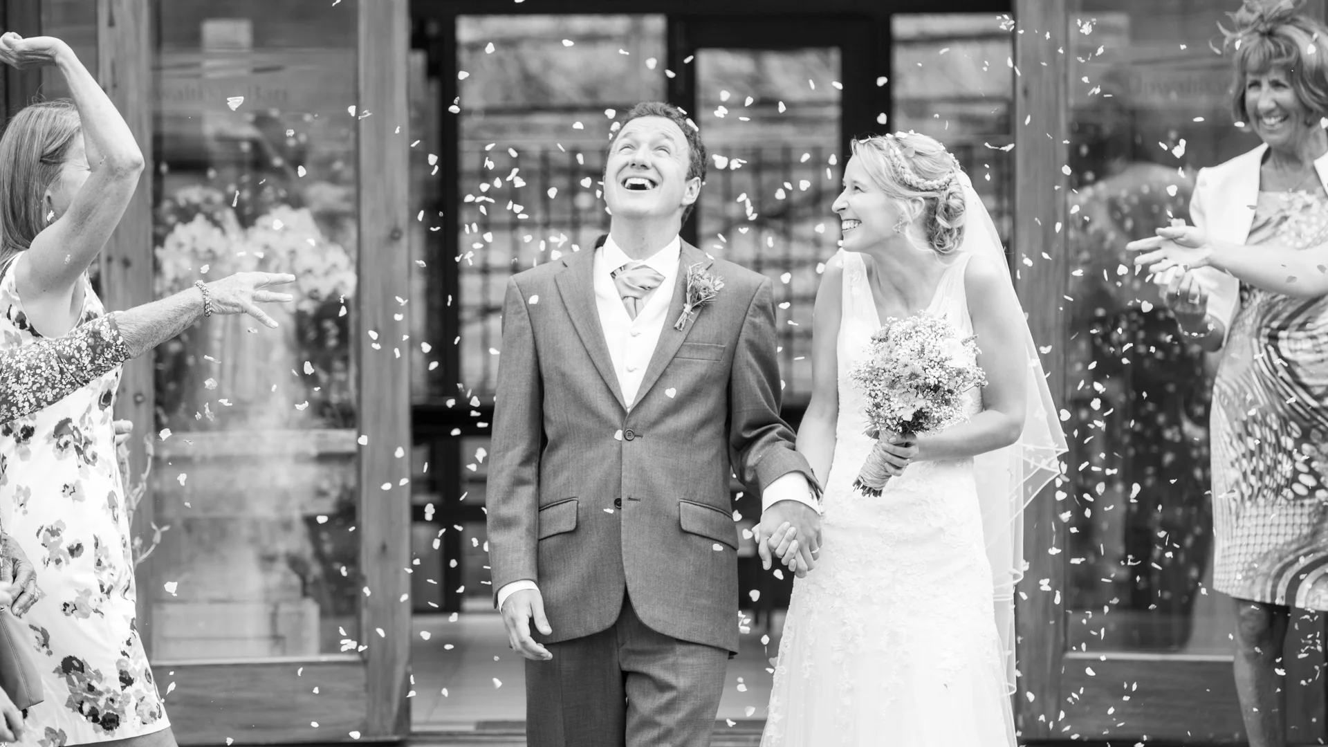 Upwaltham barns wedding photography, sussex wedding photographer, hayley rose
