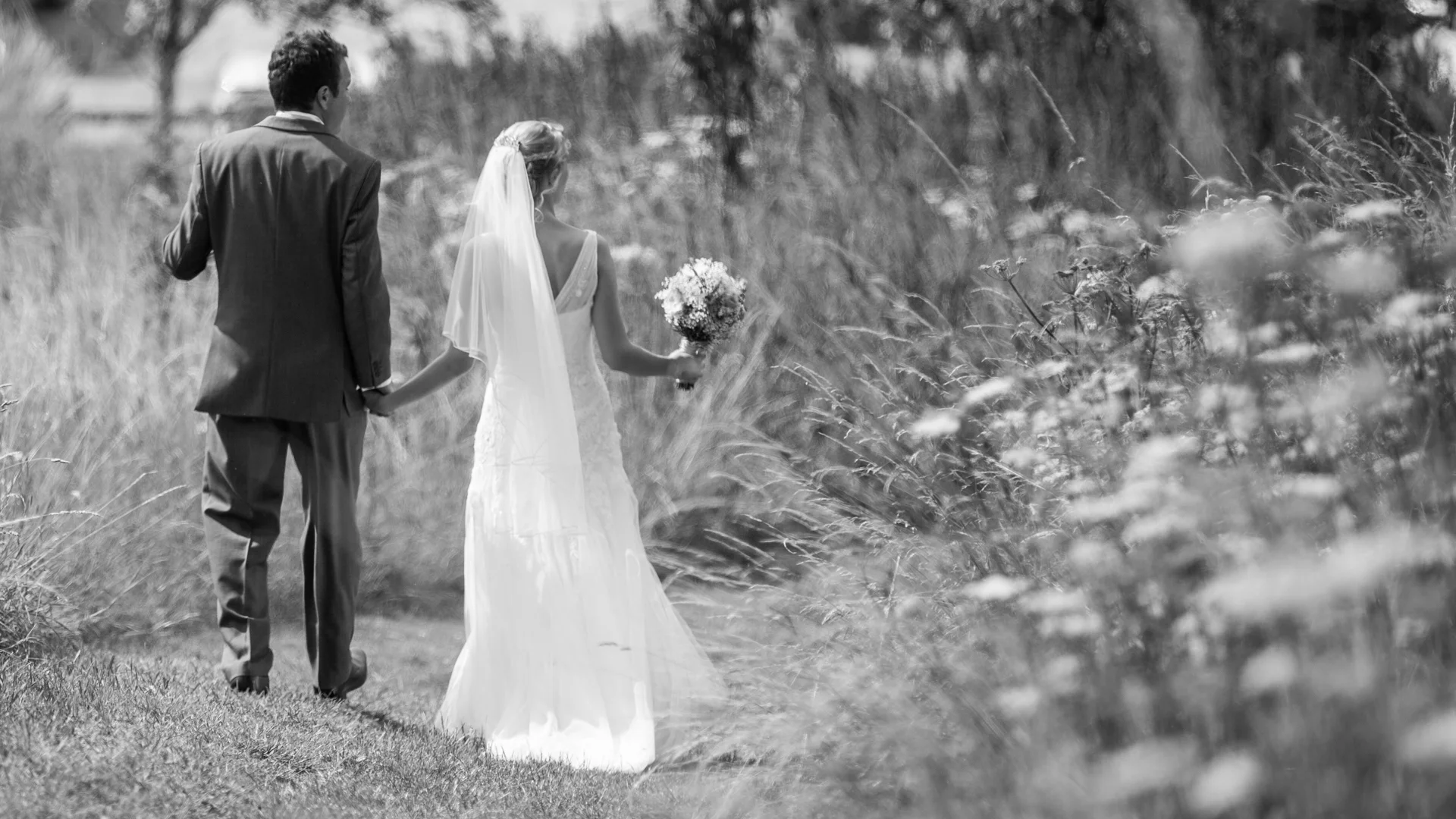 Upwaltham barns wedding photography, sussex wedding photographer, hayley rose
