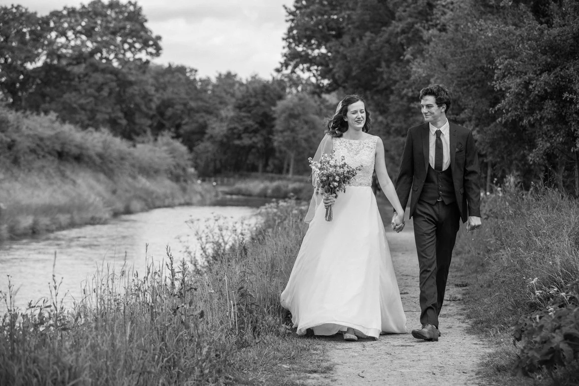 sussex wedding - loxwood village hall - hayley rose photography