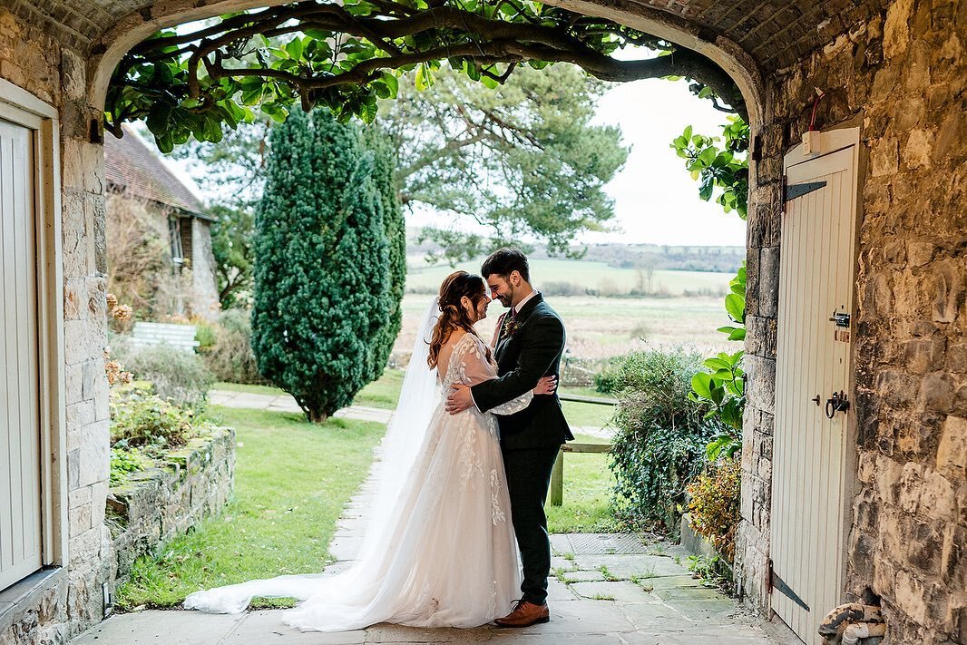 What a fabulous wedding to finish my 2023 season. A first for me at @burymanorbarn super gorgeous!! A beautiful winter Christmas wedding. 
.
.
.
.
#burymanorbarn #winterwedding #christmaswedding #decemberwedding #sussexweddingphotographer #weddingven