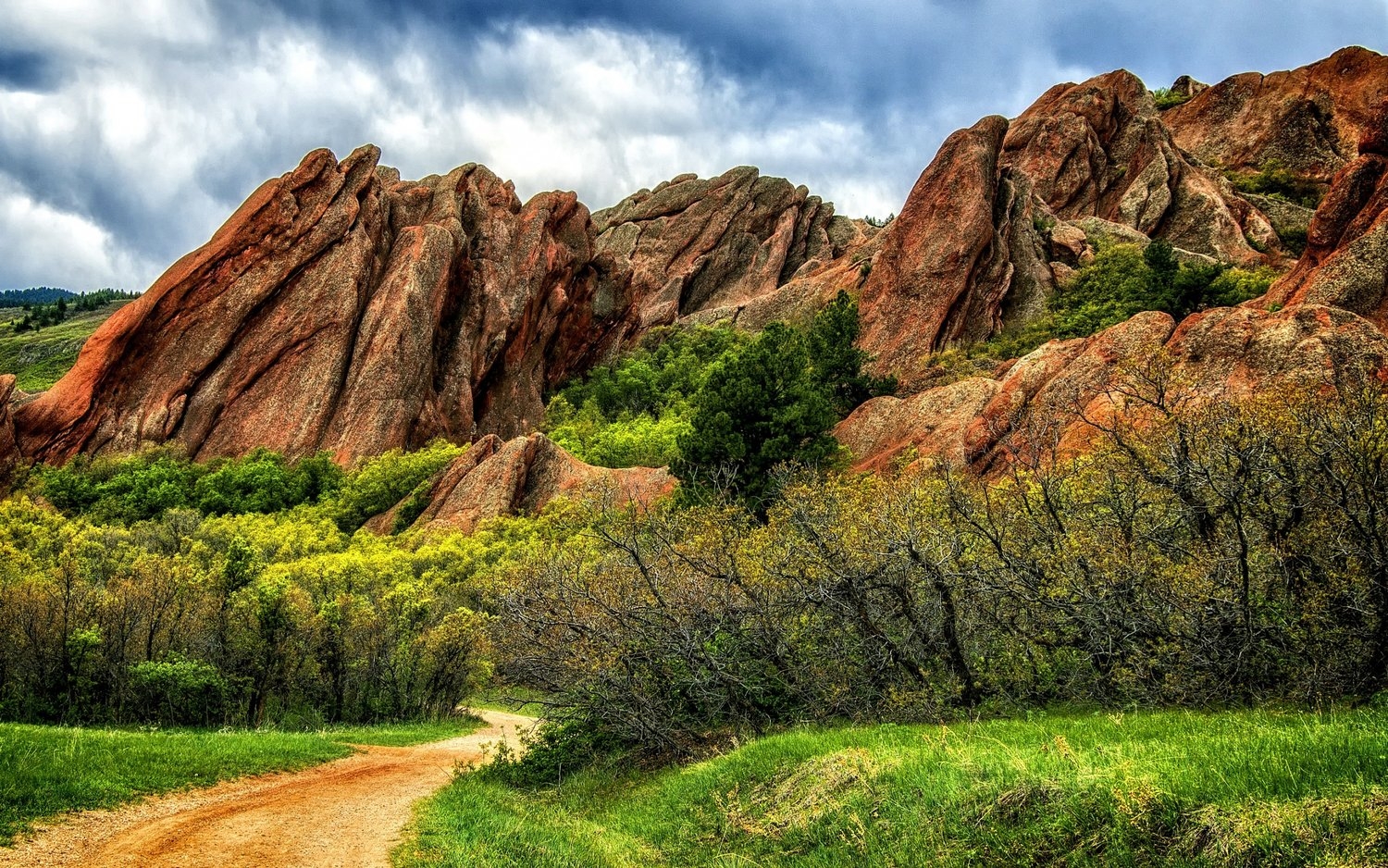 Rocks-from-roxborough-park.jpg