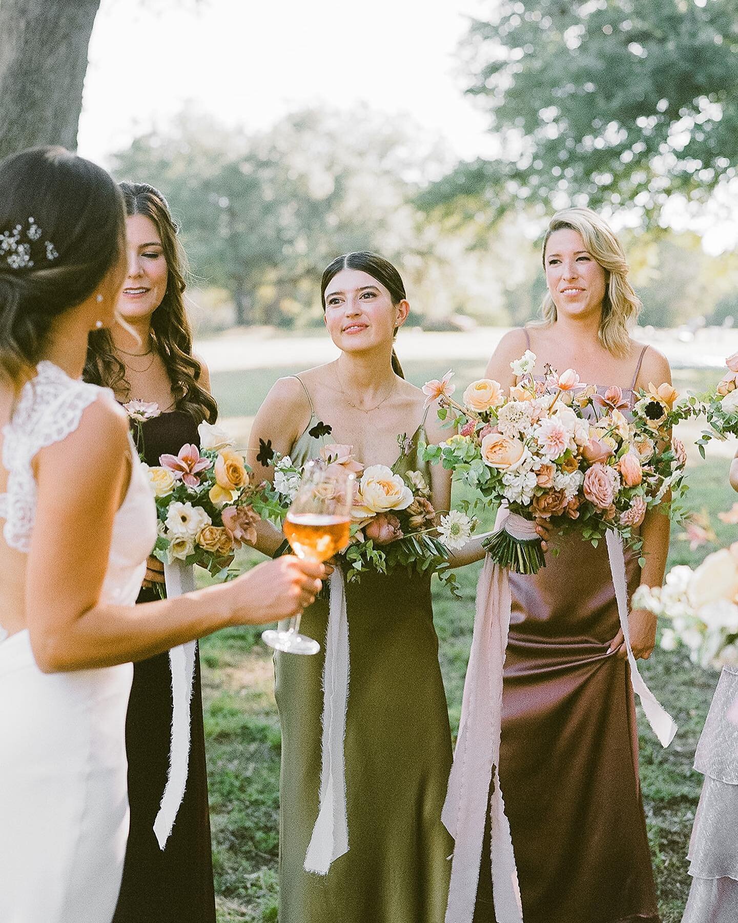 A quick pep talk to the girls + how much they mean the 🌎 to me 
Bridal accessories @twigsandhoney 
Florals @remiandgold 
Gown @wild_bride @somethingbluevancouver 
Hair + makeup @crownofglorybeauty 
Photography @graciebyrdjones 
Planning + design @a