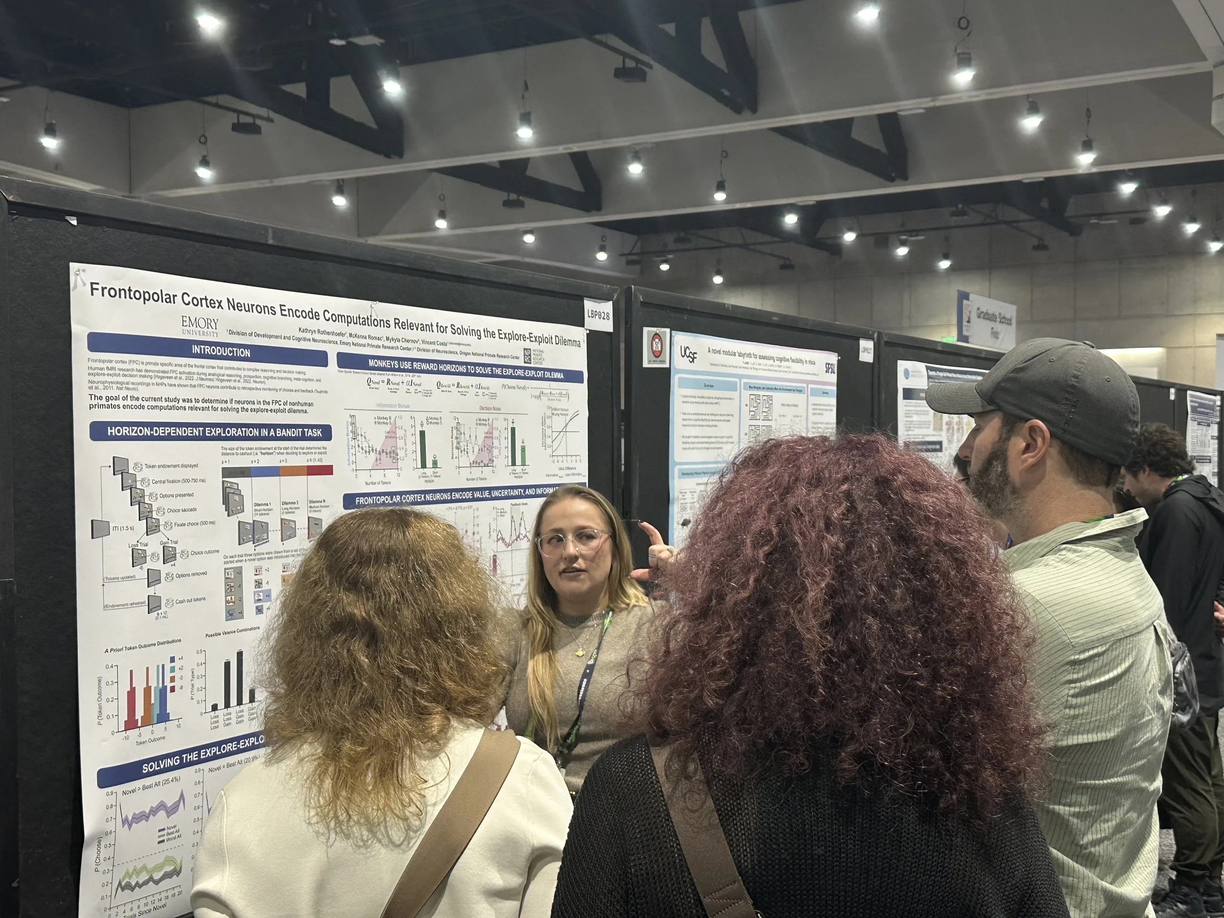 Kati presents poster on frontopolar cortex encoding of information bonuses at SfN in 2025.