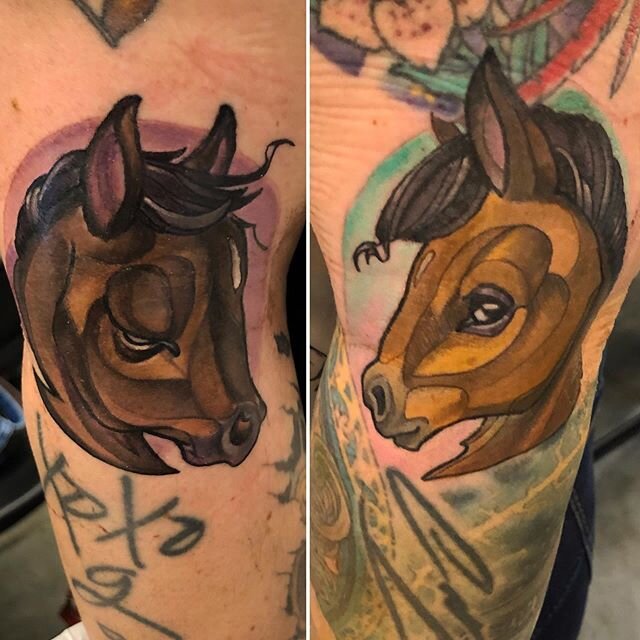 A couple little horse to fill some elbow gaps while up at the Cleveland Tattoo Convention :D
#thetattoogiant @whtraventattoo @saniderm @eternalink @kwadron #horsesofinstagram #horsetattoos #newschool #illustrative