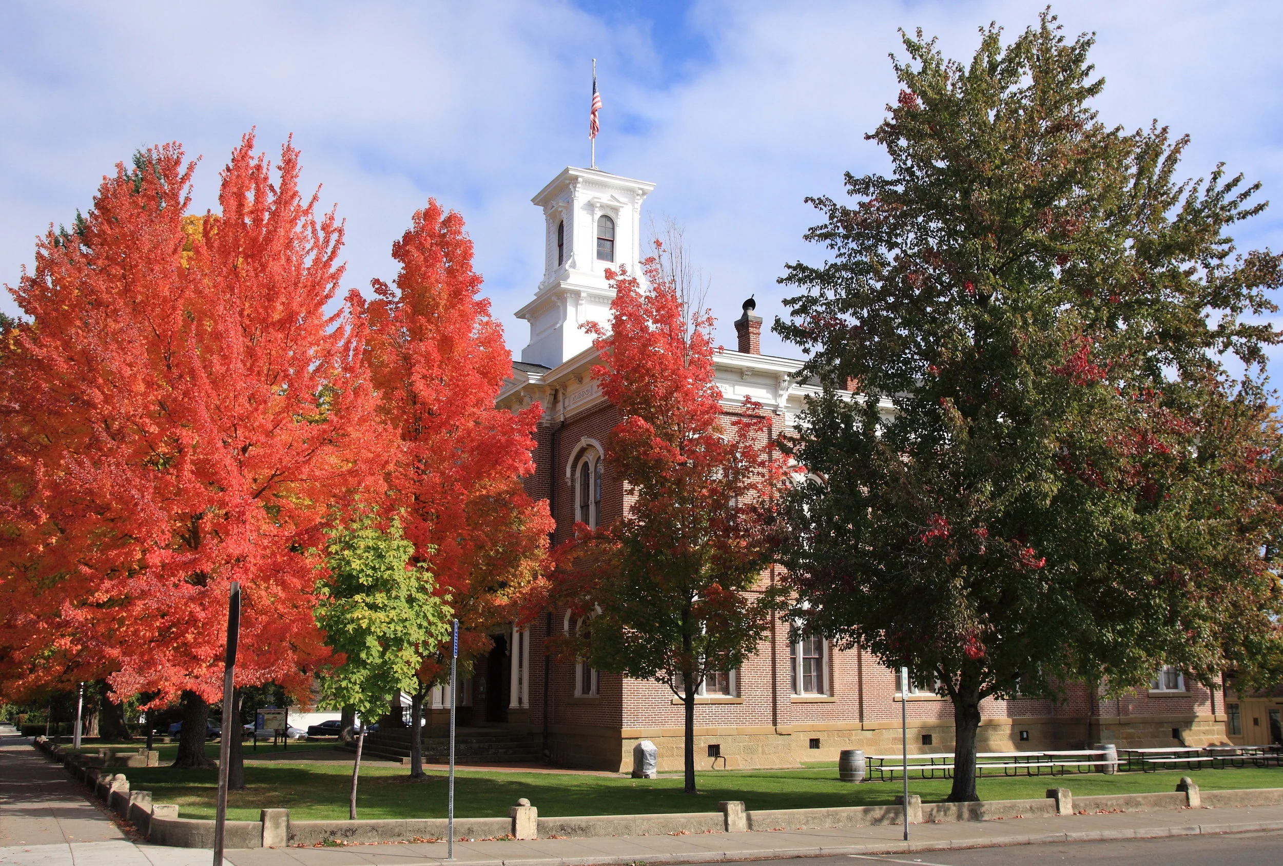 Courthouse in fall.JPG