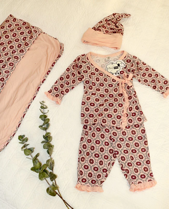 Live Love Blank Matching Mommy and Baby Pajamas with Everly Grey and Baby Grey Pjs Best jammies, twinning mommy and me matching momma and daughter baby girl clothes the best stripe and floral jammies everlygrey.com blanket head cap hat