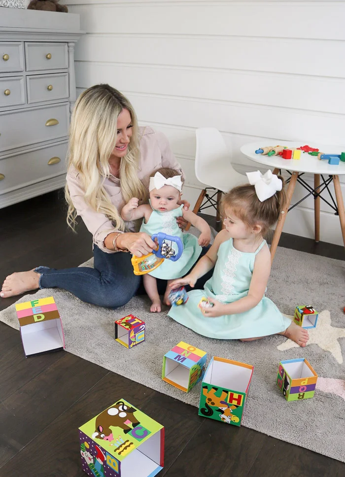 Live Love Blank Easy To Buy and Give Baby Gifts with Incredibundles.com