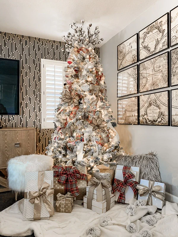 What's A "Love Tree"...And Why You'll Want To Bring Our Tradition, Into Your Home, Next Christmas Liveloveblank.com live love blank, Kim Blank Scottsdale Arizona, interior design, Christmas tree, christmas decor, family christmas tradition, Style an…