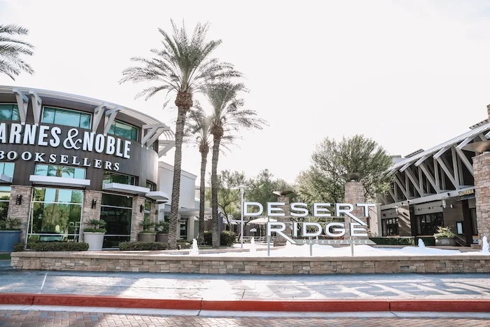 liveloveblank.com , An Afternoon At Desert Ridge Marketplace...Fav Picks From DSW and American Eagle, and lunch at Nekter...Such a Great Day, American Eagle Try On haul, phoenix Arizona blogger , style blog, fashion over 30 40, style blog mom blogge…