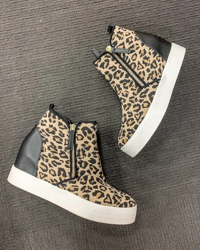 liveloveblank.com , An Afternoon At Desert Ridge Marketplace...Fav Picks From DSW and American Eagle, and lunch at Nekter...Such a Great Day, American Eagle Try On haul, phoenix Arizona blogger , style blog, fashion over 30 40, style blog mom blogge…