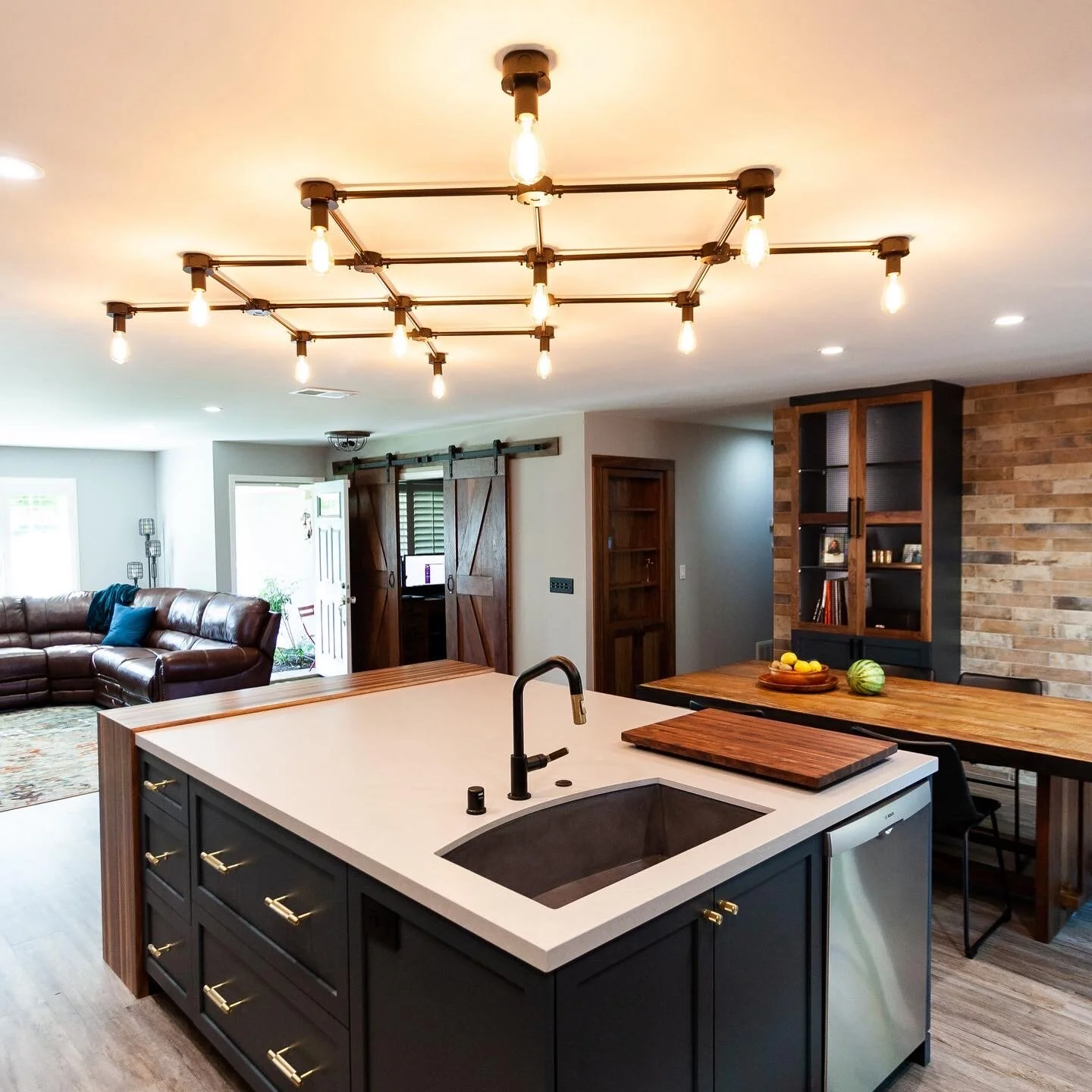 FDA5D285-9D7B-40C1-AA04-4E152F35988B