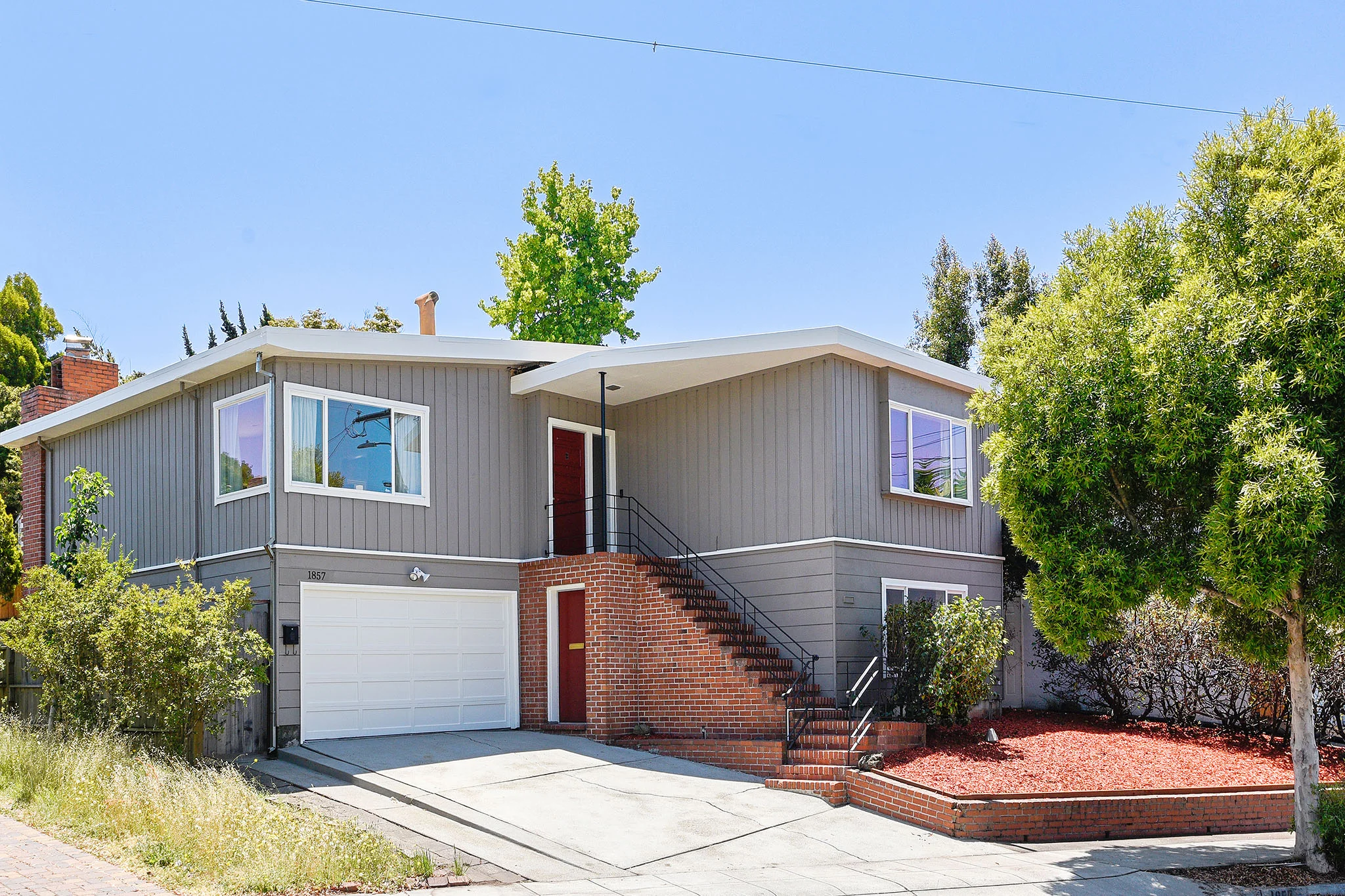 1857 Carlson Blvd, Richmond, CA 94804