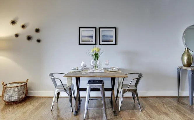 AstonCondo2.jpg