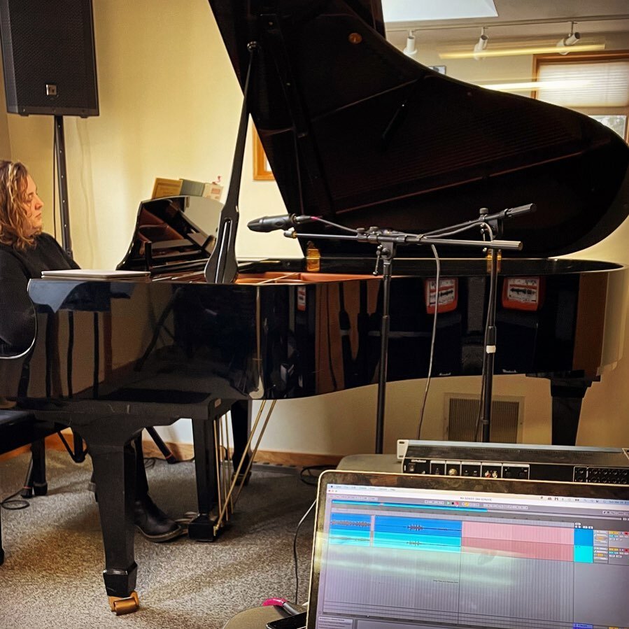 I had the pleasure of recording some piano demos for @abigailnashmusic at @midcoastmusicacademy this past weekend!
.
.
.
#piano #recording #remoterecording #audioengineer #sound #soundengineer #ableton #pianorecording #mic #microphone