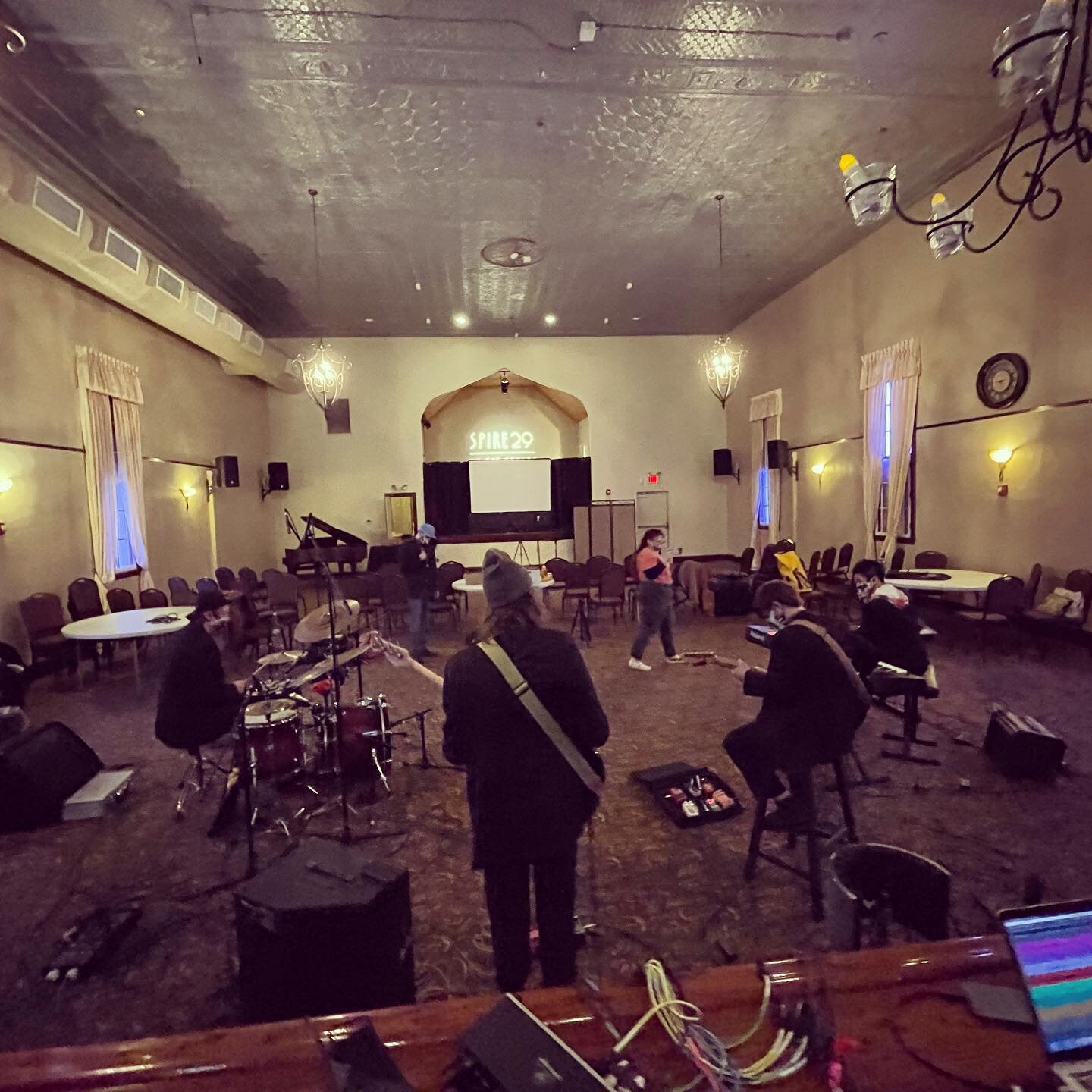 Recording Engineer
Nardis by Miles Davis
@masaonthekeys Senior Recital
March 28th, 2021
Spire 29
Keys: @masaonthekeys 
Guitar: @hunter.lefebvre 
Bass: @alex.ouellette16 
Drums: @not_samsmith 
Vocals: @robbenharris 
Video: @mikaylamarie018 
.
.
.
#rec