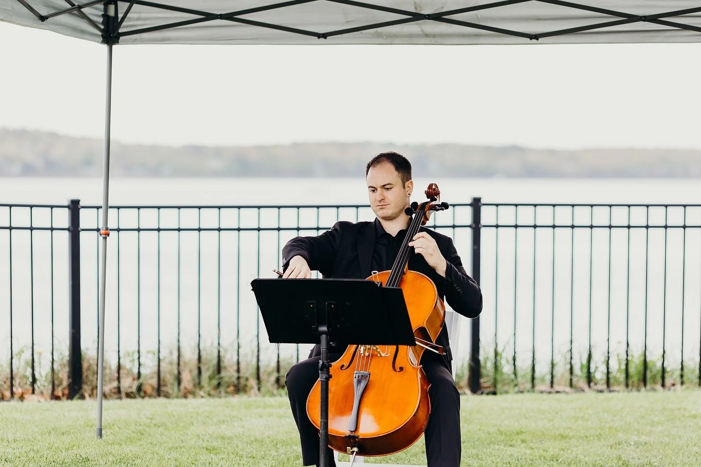 It’s wedding season! 🎻
It is always an honor to help celebrate love & life through music! 🎶 
From a wedding at @samosetresort in May ✨
A testimonial from a recent couple: “Robin was wonderful to work with for our small wedding! I