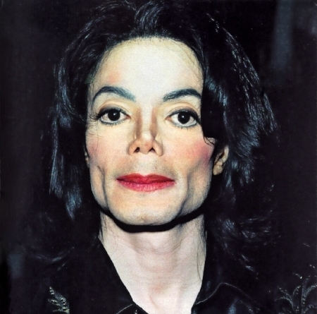 Michael Jackson (X). Solo in America un uomo può nascere nero e povero per poi morire femmina, bianca e ricca.