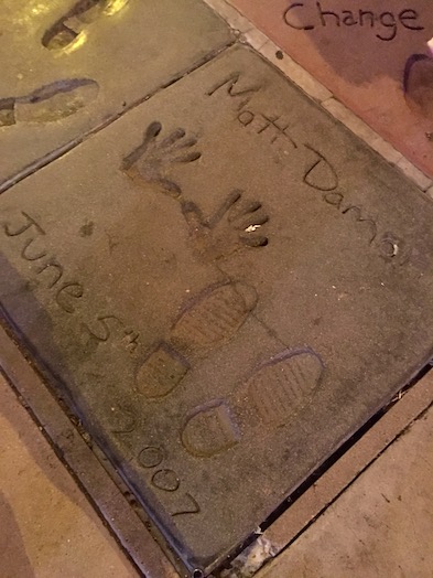 impronte di matt damon a hollywood