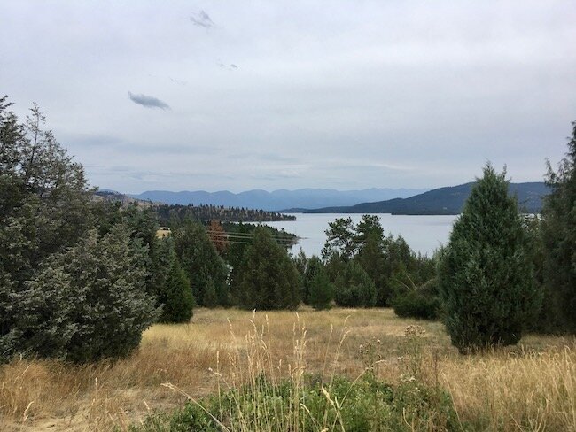 flathead lake on the road da yellowstone a glacier