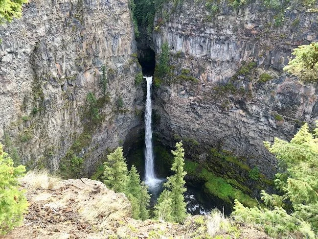 Cascate spahat Falls a Wells Gray Provincial Park in Canada occidentale