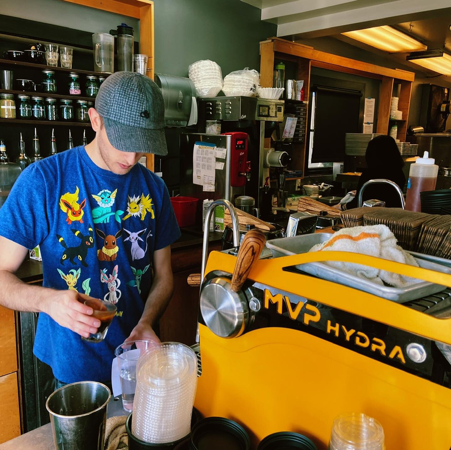 Ian behind the bar working hard to get your drinks out!

#specialtycoffee #allcoffeeislocal #seattle #shestheroaster #womanownedbusiness #mapleleaf