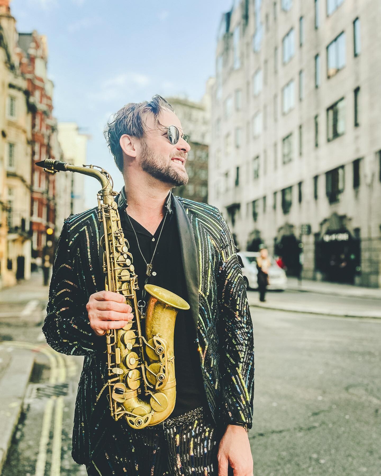 Saxophone is one thing, but with the right music it&rsquo;s another BANG 💥🎷🎶
.
📸 by @forstermartin_foto 
.
.
#maxthesax #saxophone #music #london #mayfair #streetstyle #selmer #mark7 
#altosax #saxplayer #lifeisgood