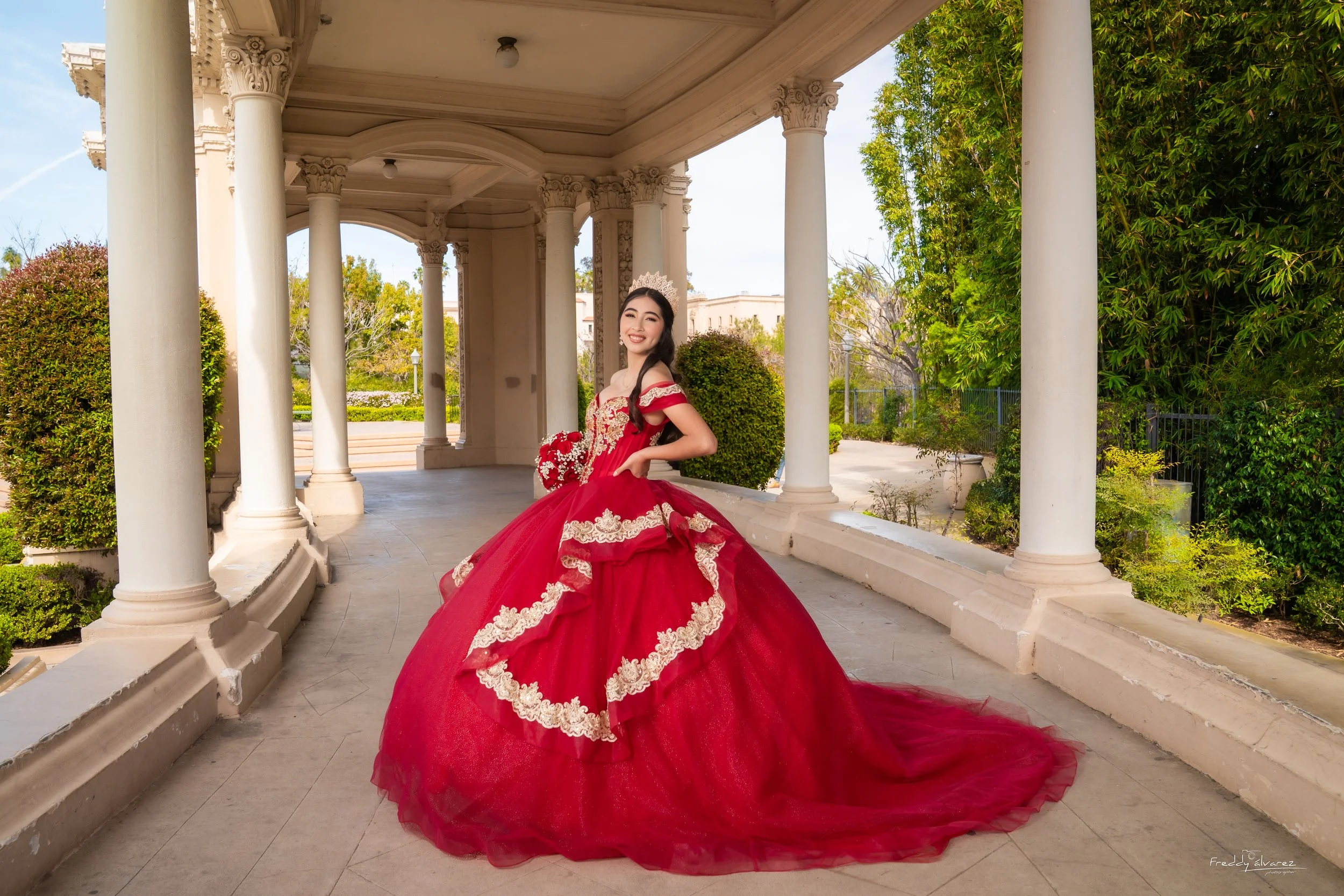 Mia's XV TRIPTICO-1.jpg