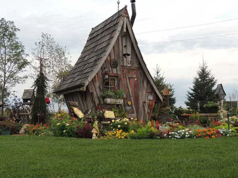 Fairy-Tale-Cabins-3-08042015.jpg