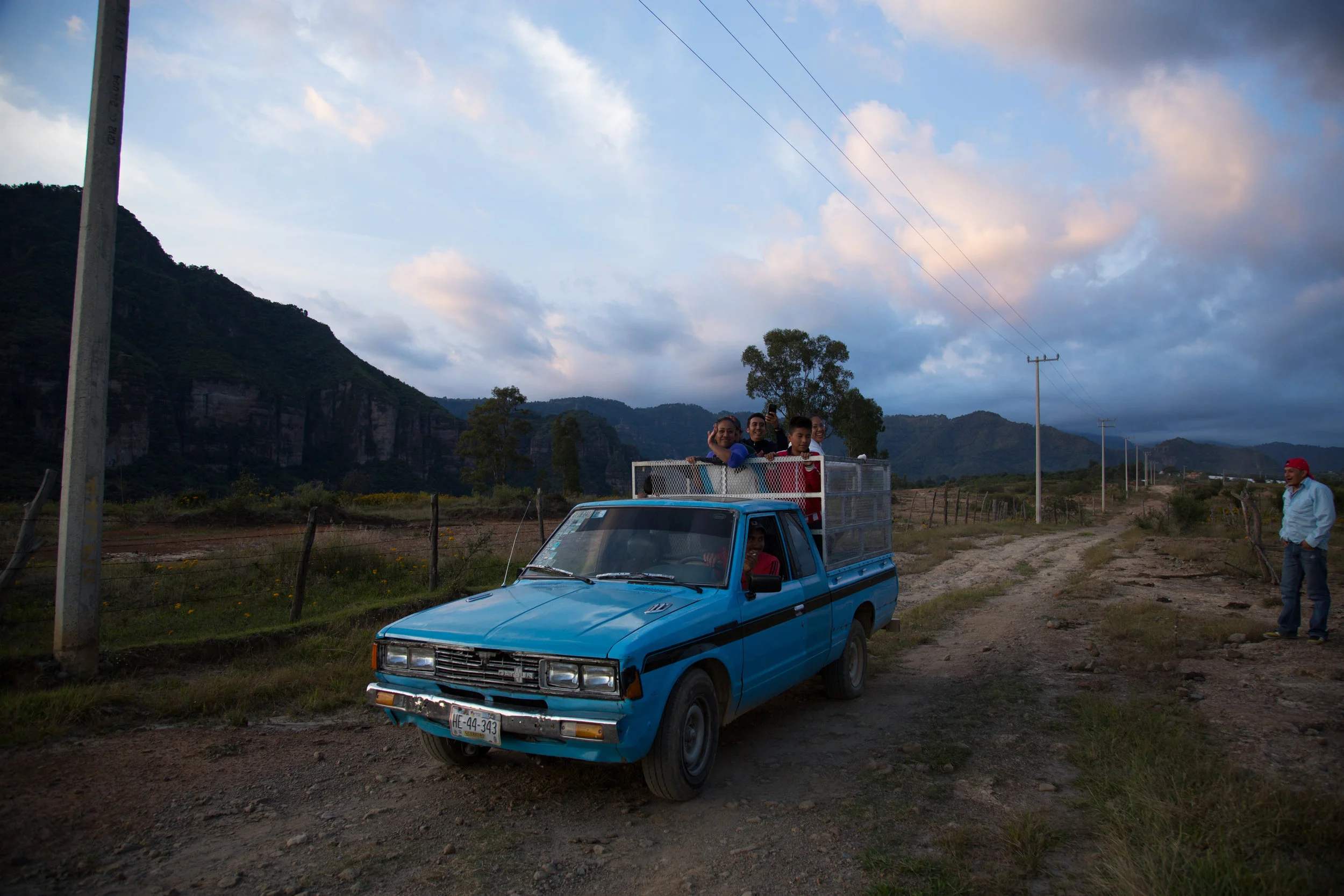 CAMINO AJUCHITLAN.JPG