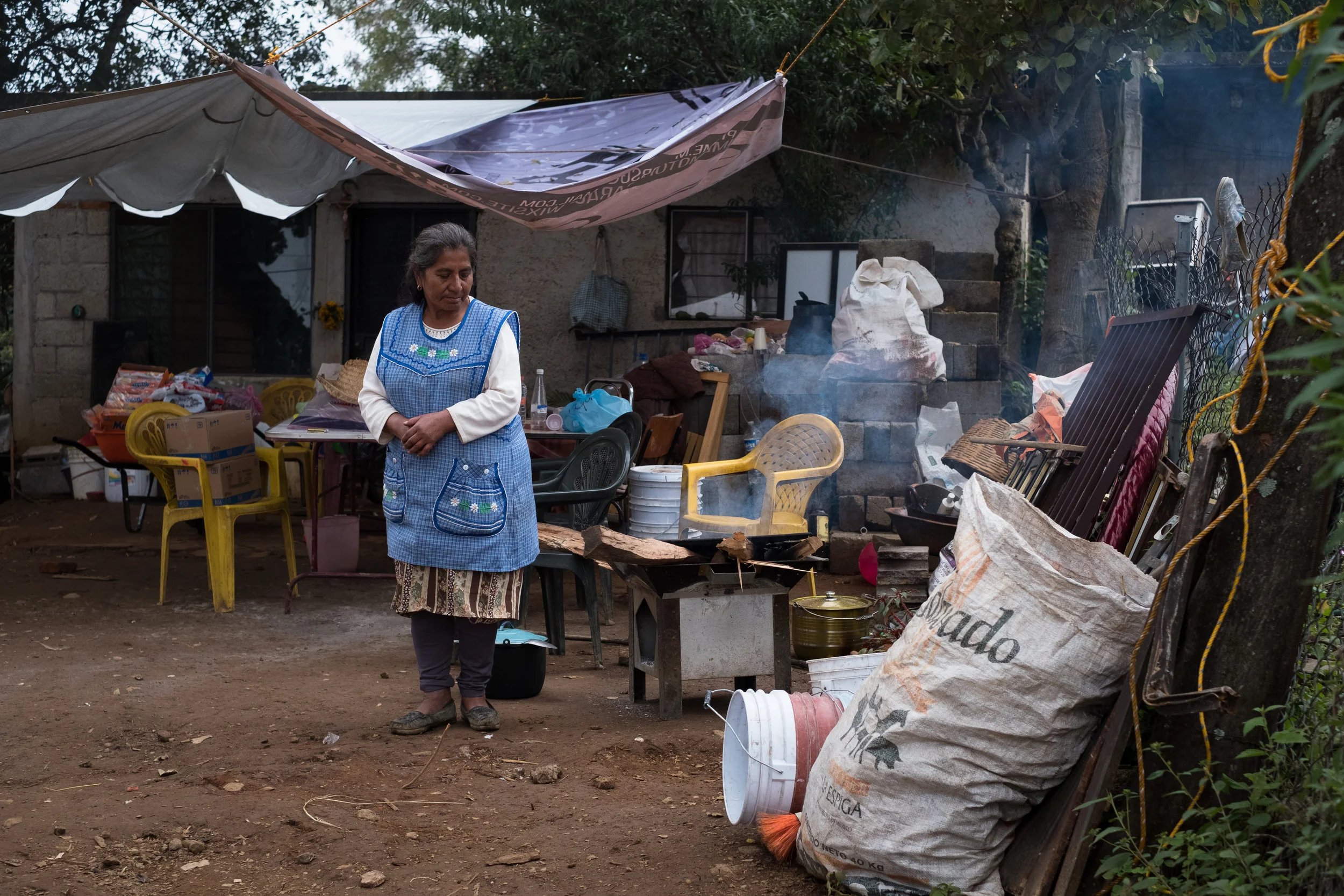 MUJER PATIOTLATEMPA.JPG