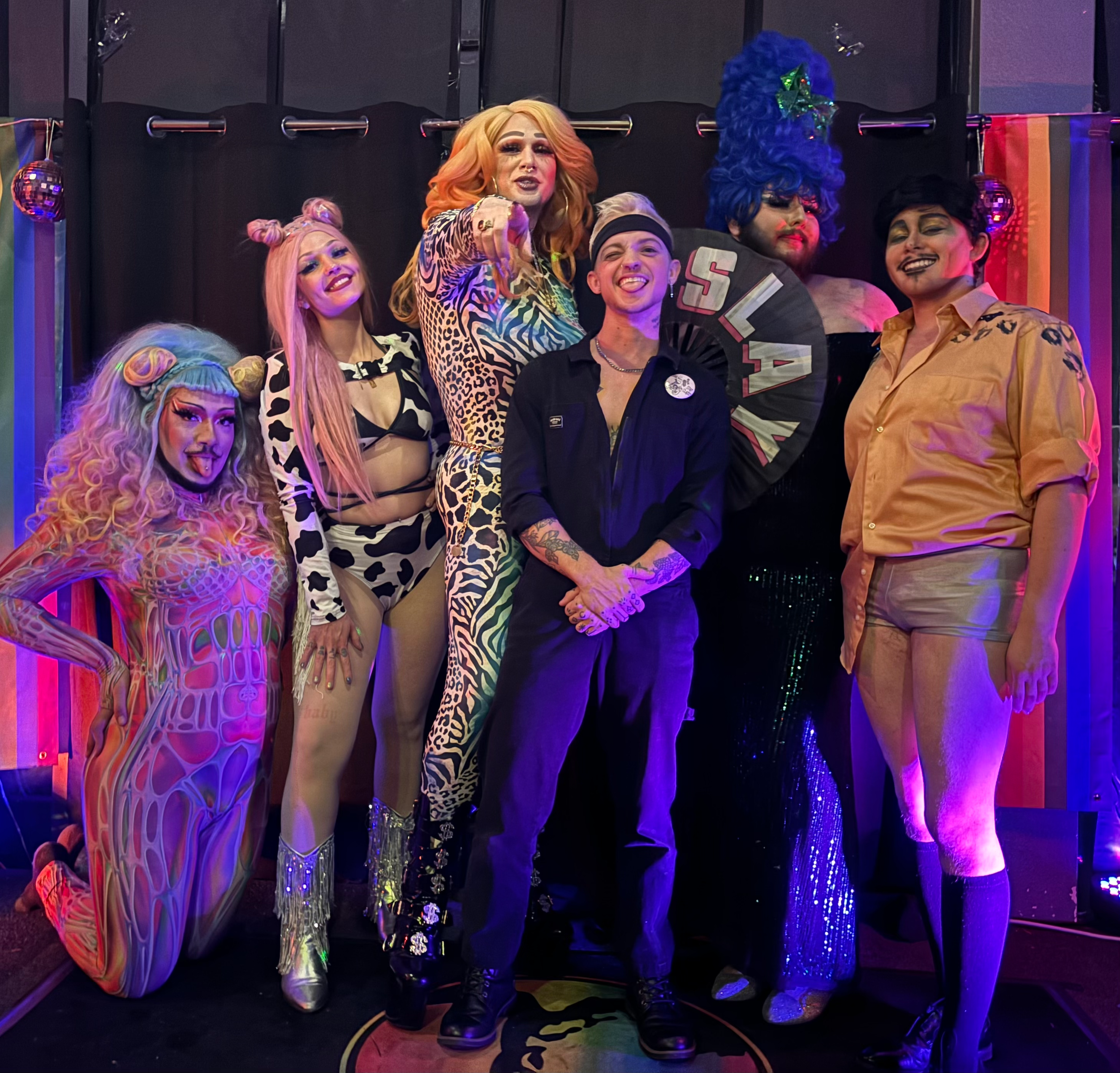 r-bar-drag-night.png