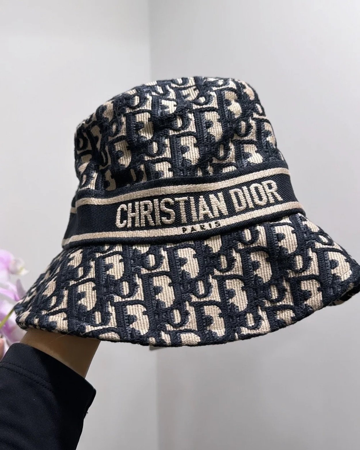 Nothing says spring like a Dior bucket hat.
Available now. 

#dior #designer #resale #consignment