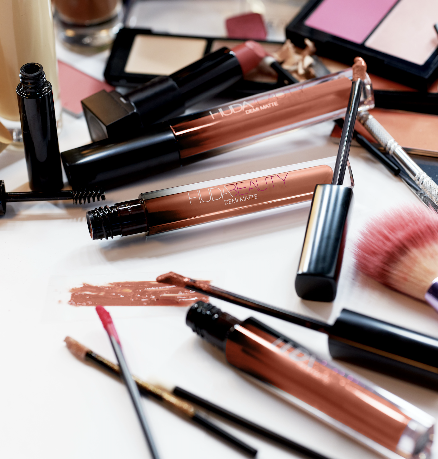 Huda Beauty, Behind The Scene