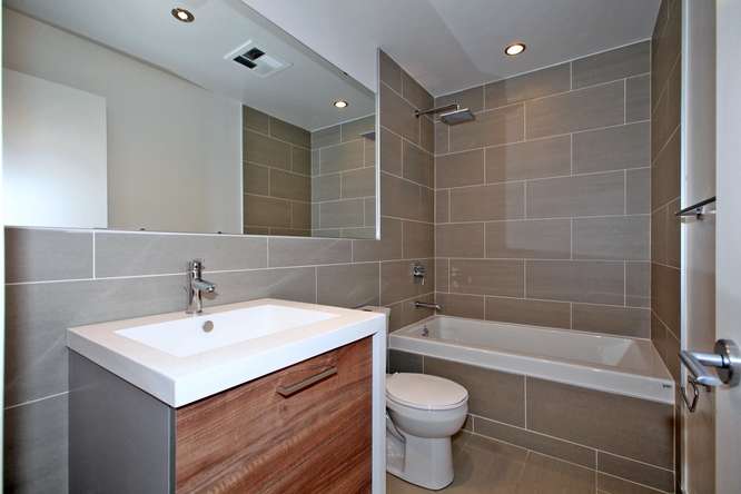 1201 Dundas Street E Unit 501-small-017-8-Bathroom-666x444-72dpi.jpg