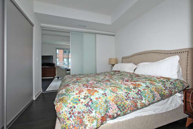 30 Nelson St Unit 423 Toronto-small-020-14-Master Bedroom-666x444-72dpi.jpg