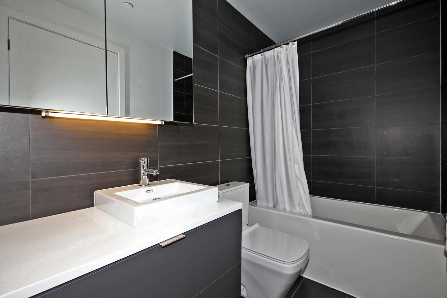 170 Bayview Avw Unit 410-large-025-3-Bathroom-1500x1000-72dpi.jpg