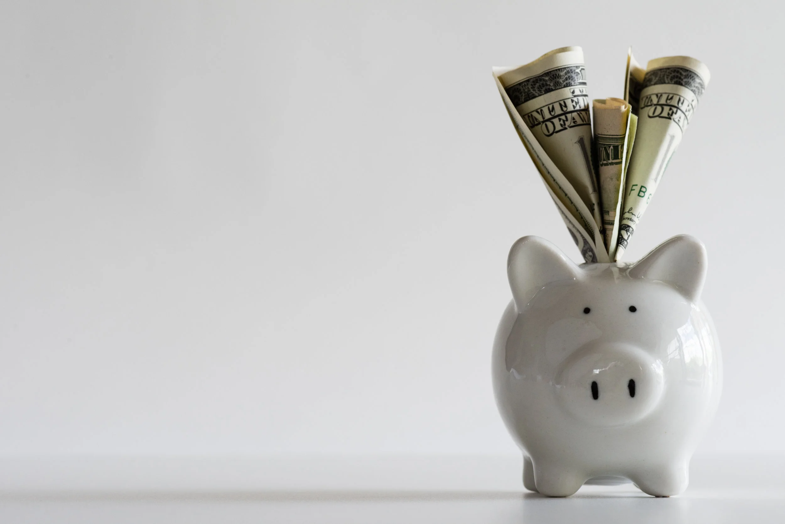 5 Awesome Tips to Saving, Managing, and Investing Money that ANYONE Could Do