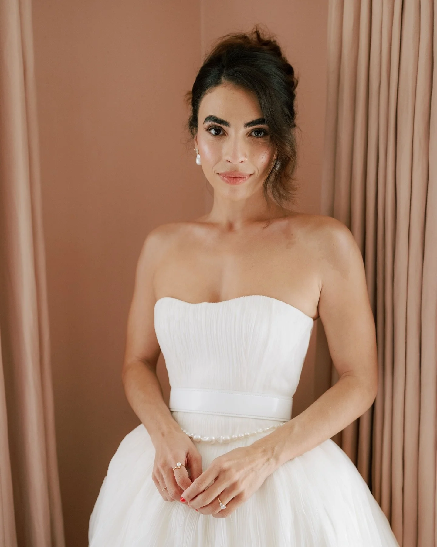 With Fall wedding season in full swing, we thought it would be a great time to remind our curious future brides what it&rsquo;s like when you book with us. 

We will spend the time to get to know you, hear your past makeup and hair horror stories, an