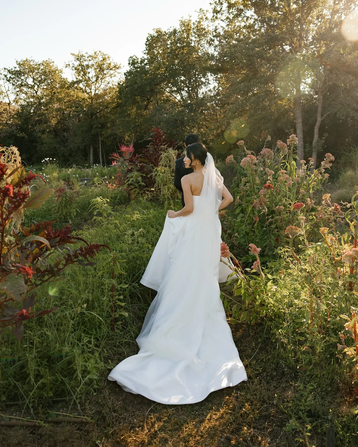 Absolutely breathtaking images of our recent bride, Theresa. Save this if you are a fall bride of 2026. 

#fallweddings #naturalbridalmakeup #naturalbride #texasbride #austinbride #naturalmakeupartist #austinbeauty