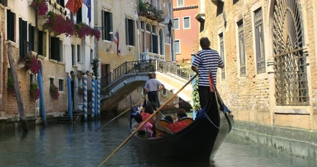 NESCAFÉ Gold Cappuccino