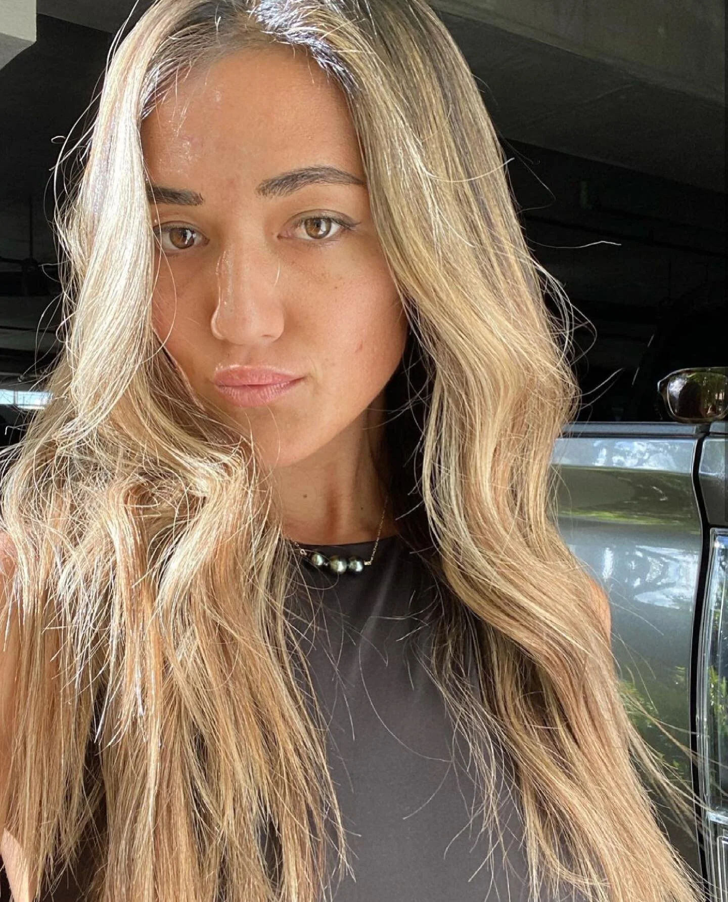 new hair new bling vibes 🔥 @luna_courtois 
&bull;
&bull;
#beachlovejewelry #beachjewelry #hawaiijewelry #madeinhawaii #tahitianpearls #tahitianblackpearls #goldfill #rosegold #sterlingsilver #shoplocal #shopsmall #supportlocal #supportsmallbusiness 