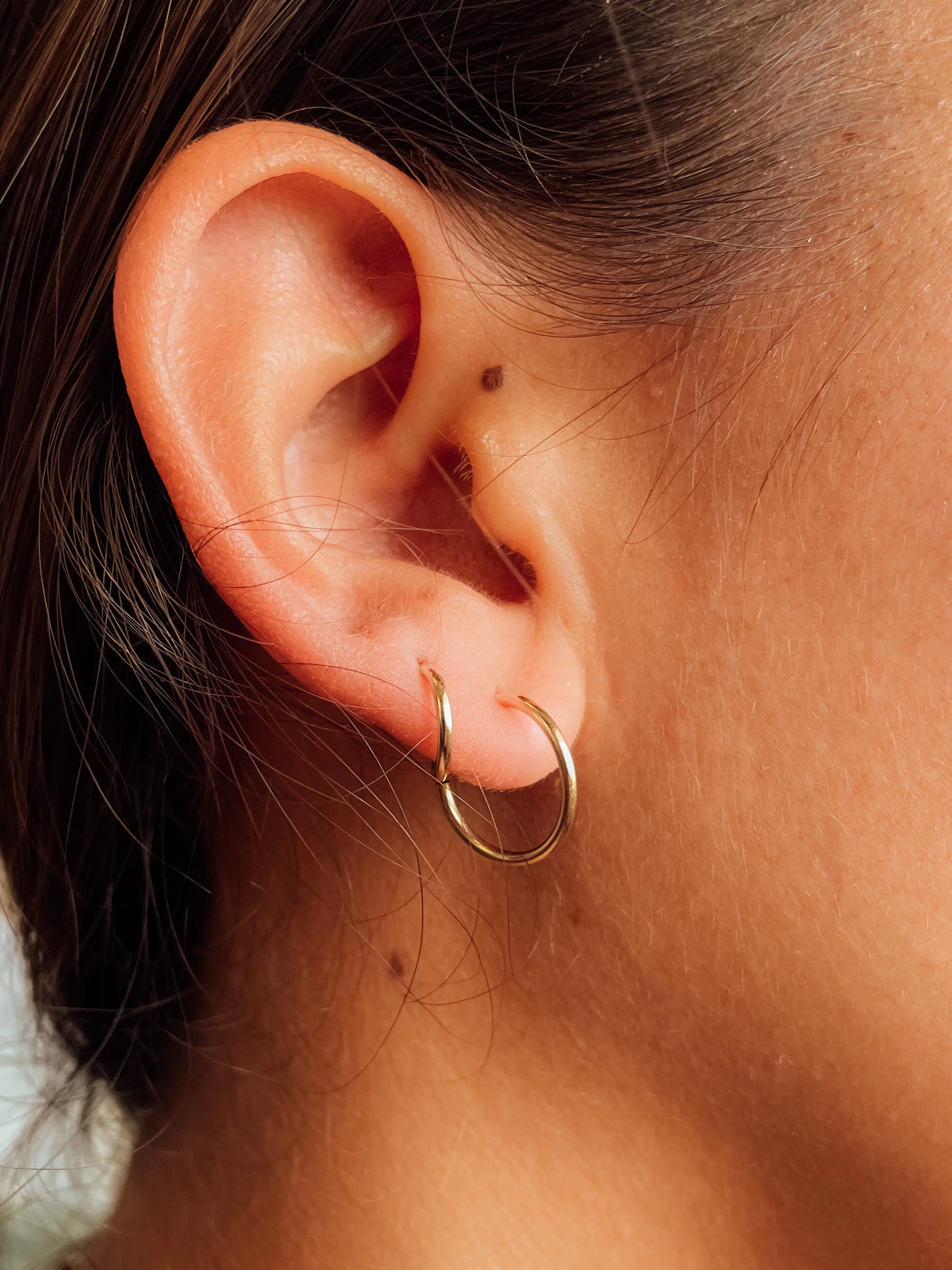 EARRINGS_HUGGIES_8079.JPG