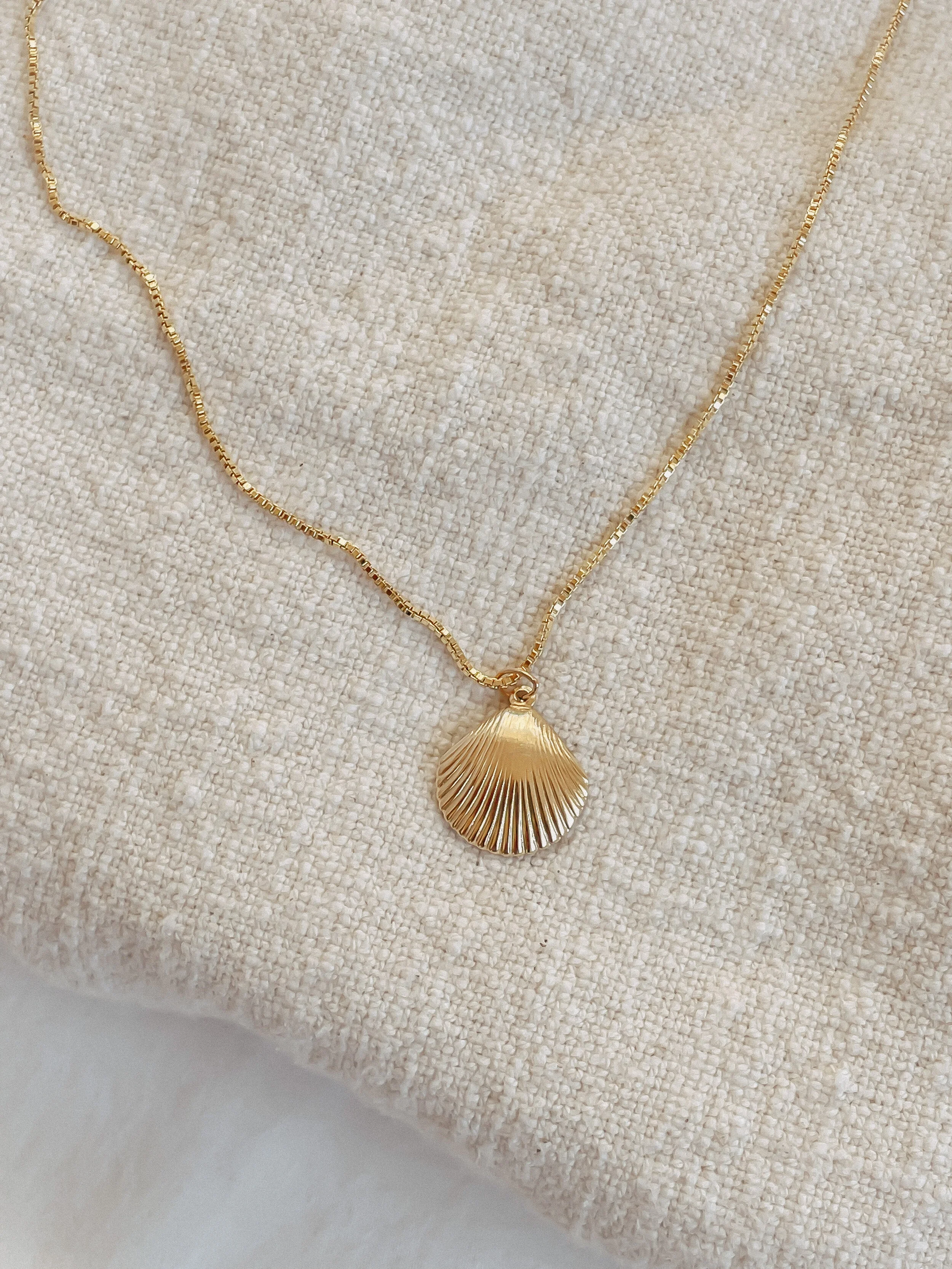 NECKLACES_SHELL7975.JPG