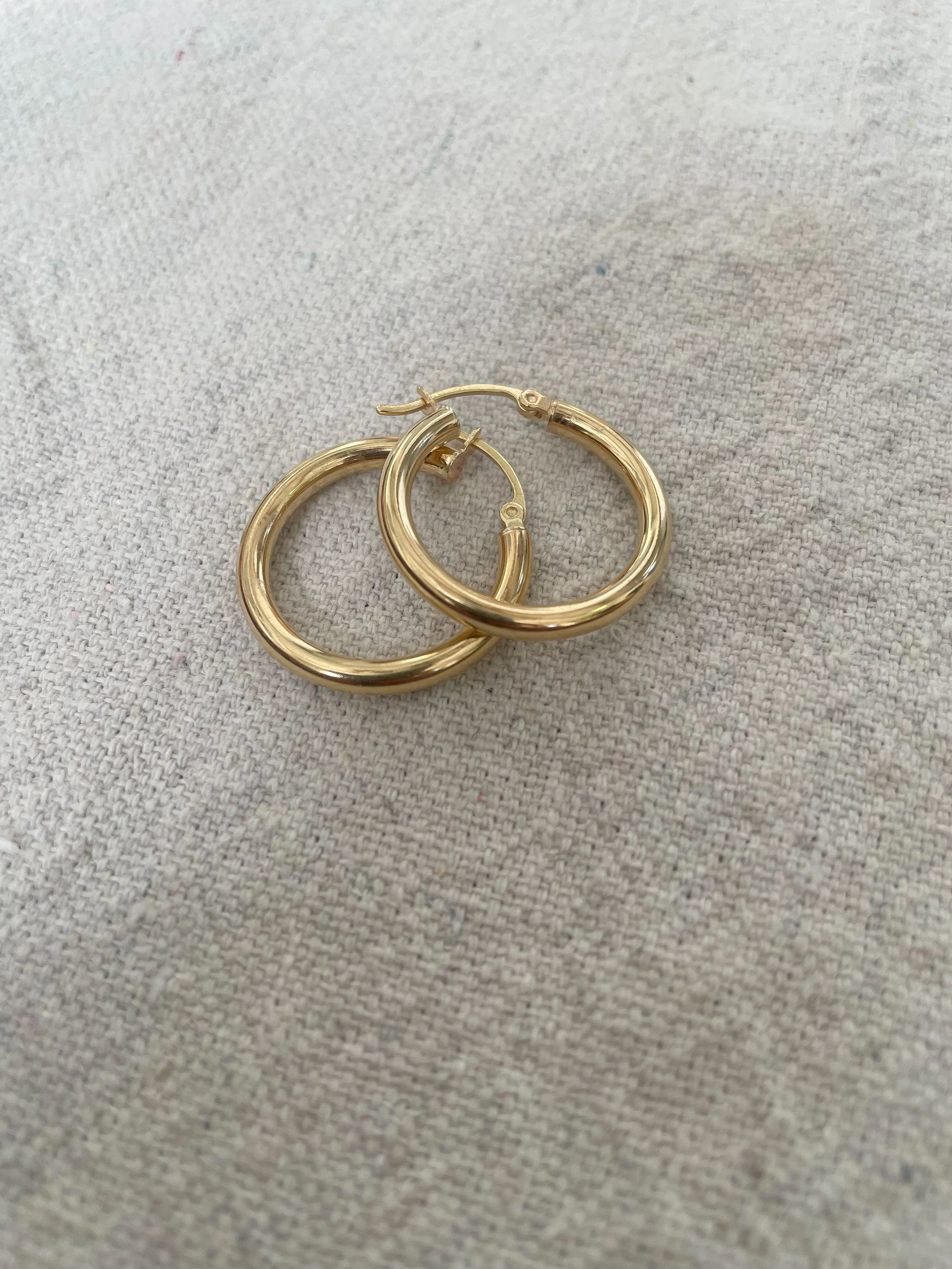 E_Gold Hoop SM_3.JPG
