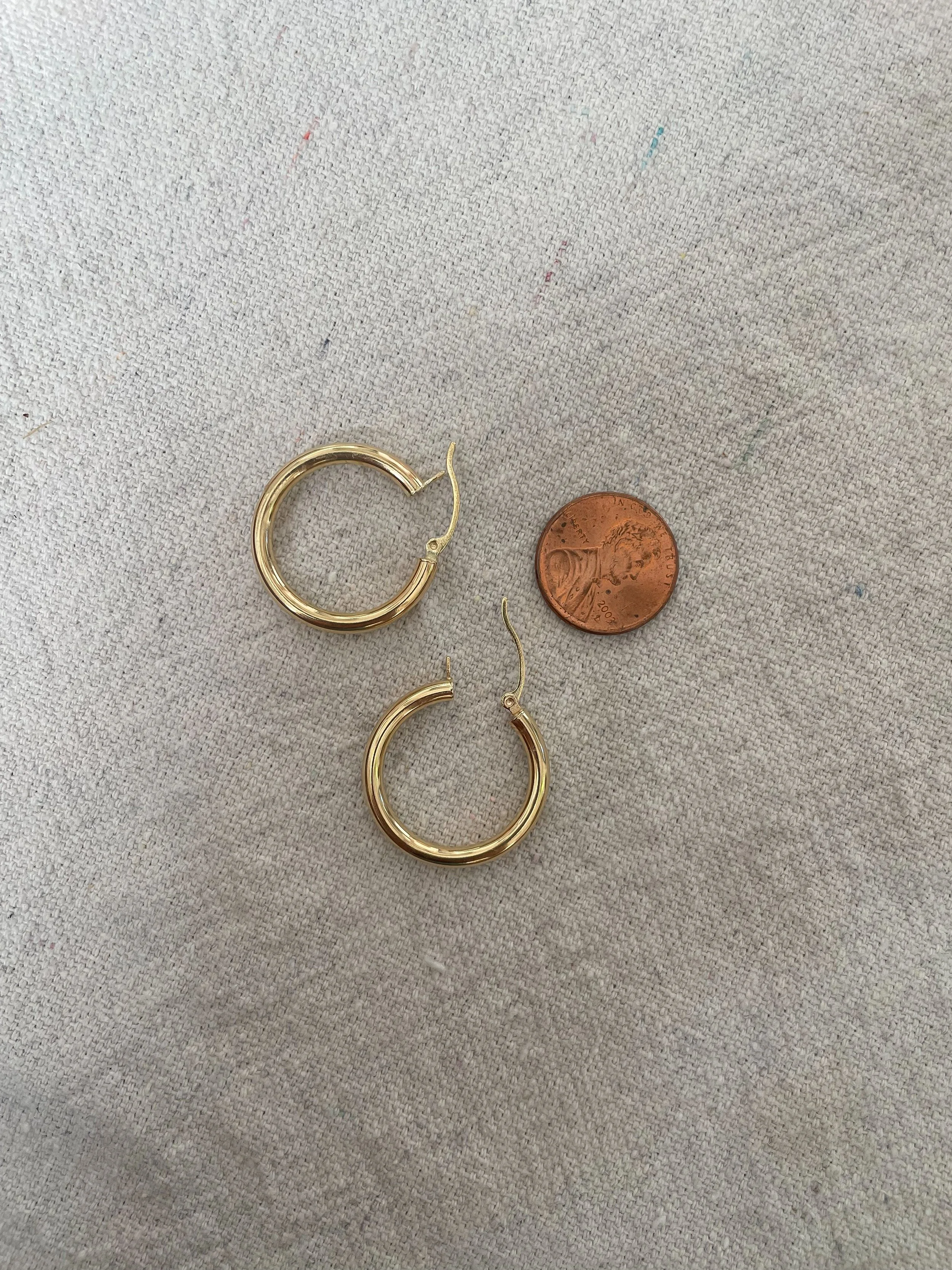 E_Gold Hoop SM_2.JPG