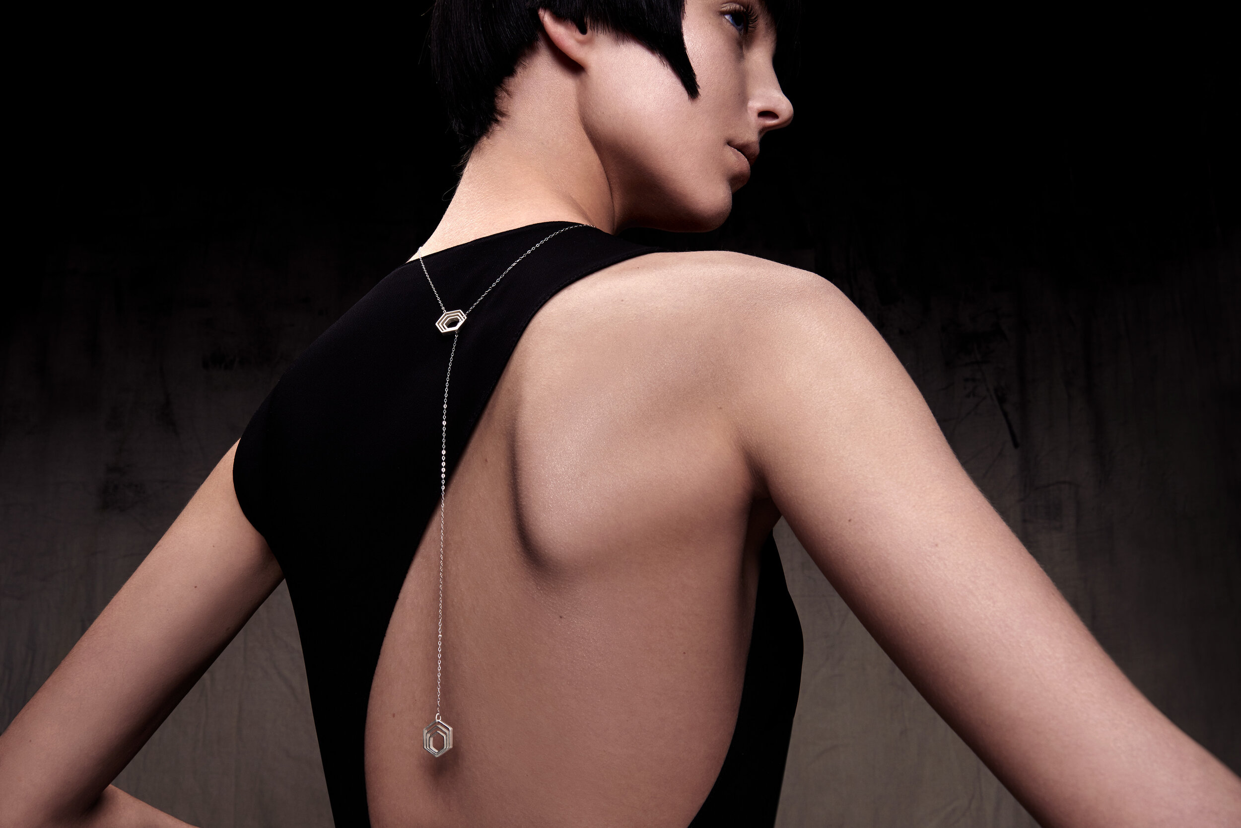 Necklace | Deco Hex Bolo