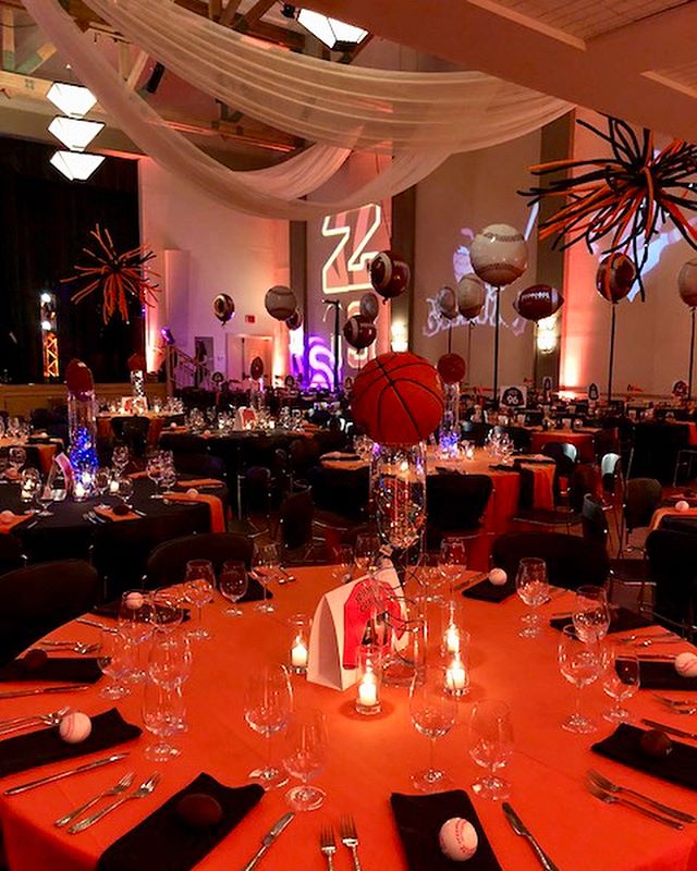 Sports-themed Bar Mitzvah for Sam, a big @sfgiants and @bengals fan! 🖤🧡🖤🧡
.
.
.
#barmitzvah #mitzvah #bengals #sfgiants #orangeandblack #blackandorange #event #events #eventdesign #eventplanner #eventdecor #eventdesigner #partypanner #partytime #